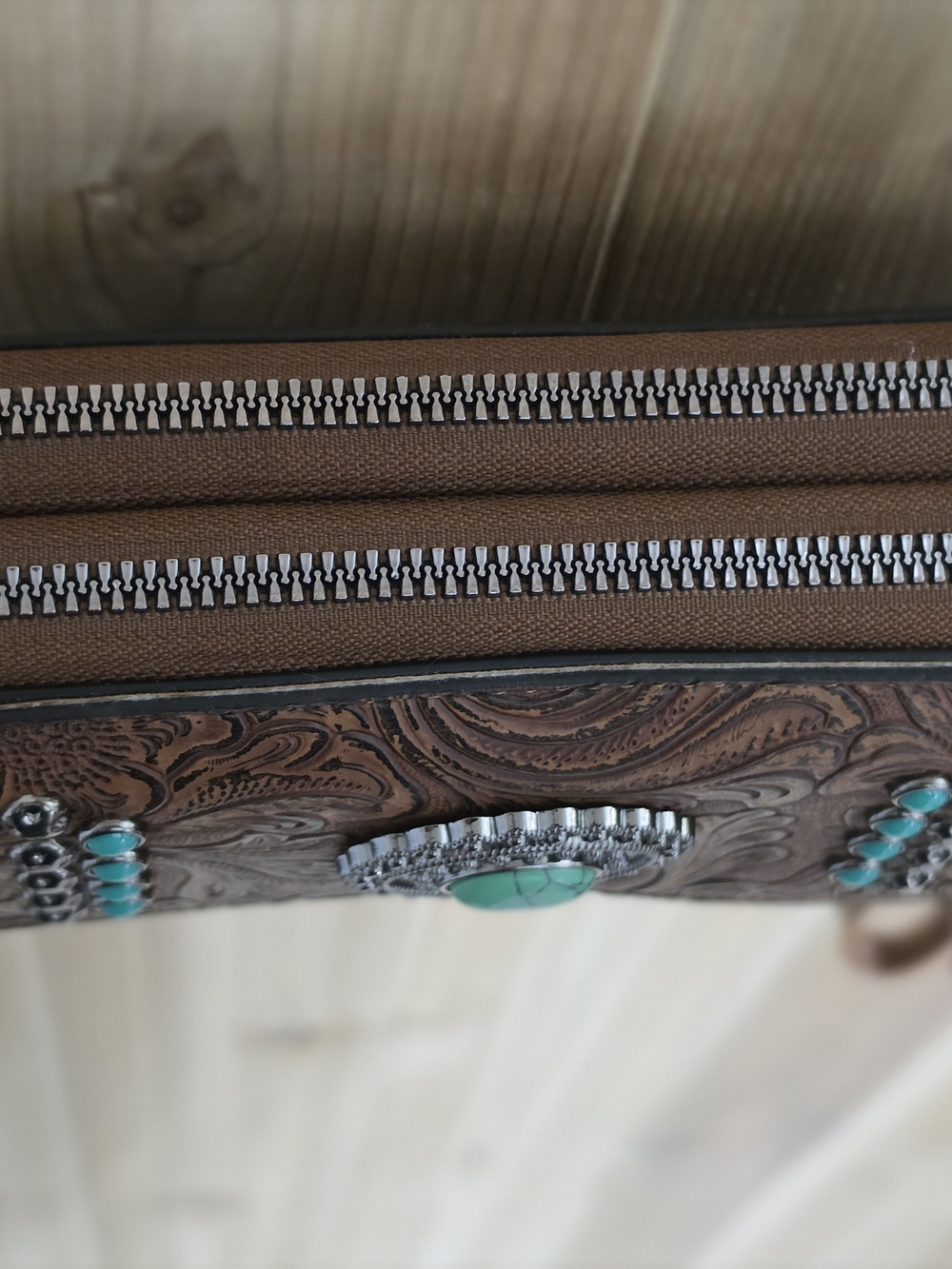 Sam & Hadley Western Tooled Faux Leather Crossbody Wallet Bag - Picture 7 of 16